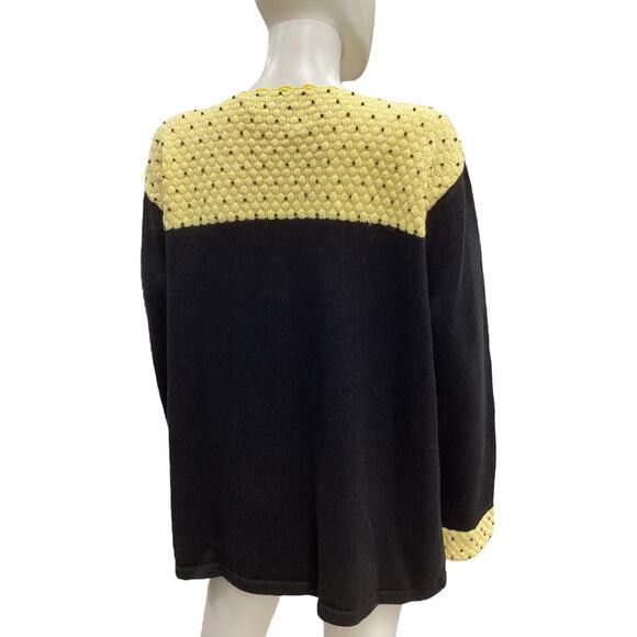 Storybook Knits Cardigan Women’s Size 2X Yellow Roses Pattern Rose Buttons Black - Picture 4 of 6